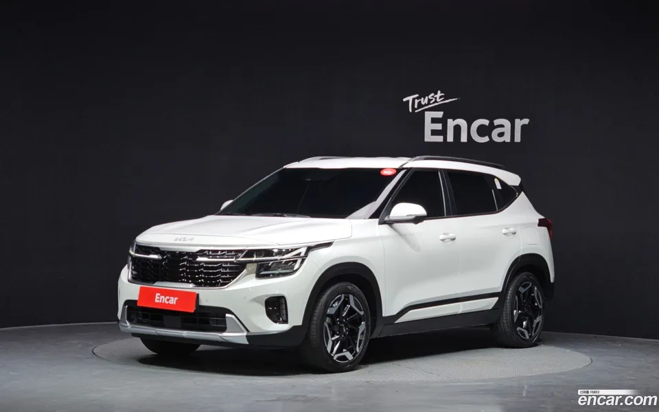 Kia Seltos 2.0 4WD 2023 — фото 1, купить с доставкой в Москву