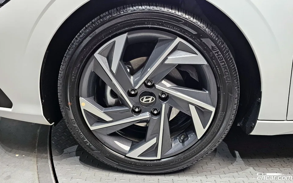 Hyundai Avante CN7 1.6 2025 — миниатюра 2