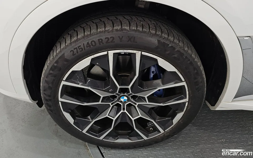 BMW X7 xDrive 40i M 6 2023 — миниатюра 2