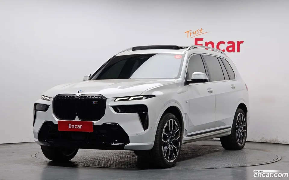 BMW X7 xDrive 40i M 6 2023 — фото 1, купить с доставкой в Москву