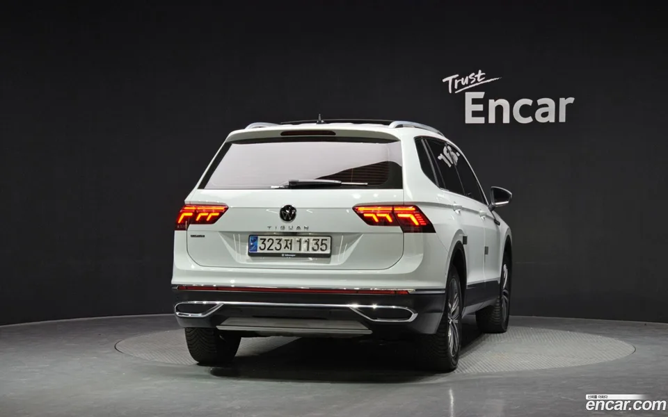 Volkswagen Tiguan Allspace 2.0 TSI 2023 — миниатюра 4