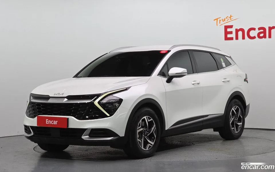 Kia Sportage 2.0 2WD 2023 — фото 1, купить с доставкой в Москву