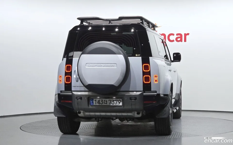 Land Rover Defender 110 P300 X- SE 2024 — миниатюра 4