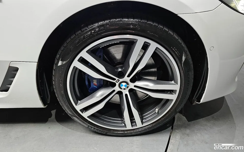 BMW 6 Series GT 630i xDrive M 2023 — миниатюра 5