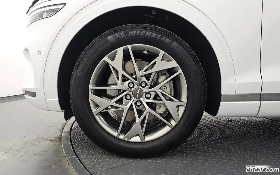 Genesis GV70 2.5T 2WD 2023 — миниатюра 2