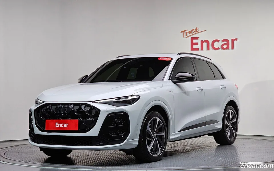 Audi Q5 (80A) 40 TDI S Line 2025 — фото 1, купить с доставкой в Москву