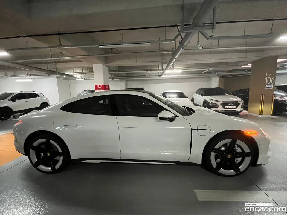 Porsche Taycan 4S 2025 — миниатюра 4