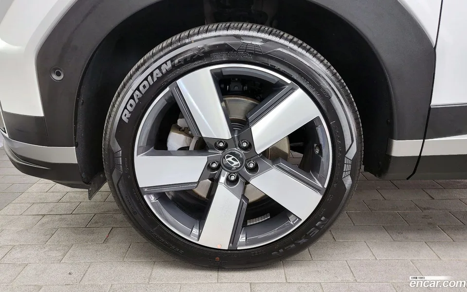 Hyundai SantaFe 2.5T 2WD 2024 — миниатюра 2