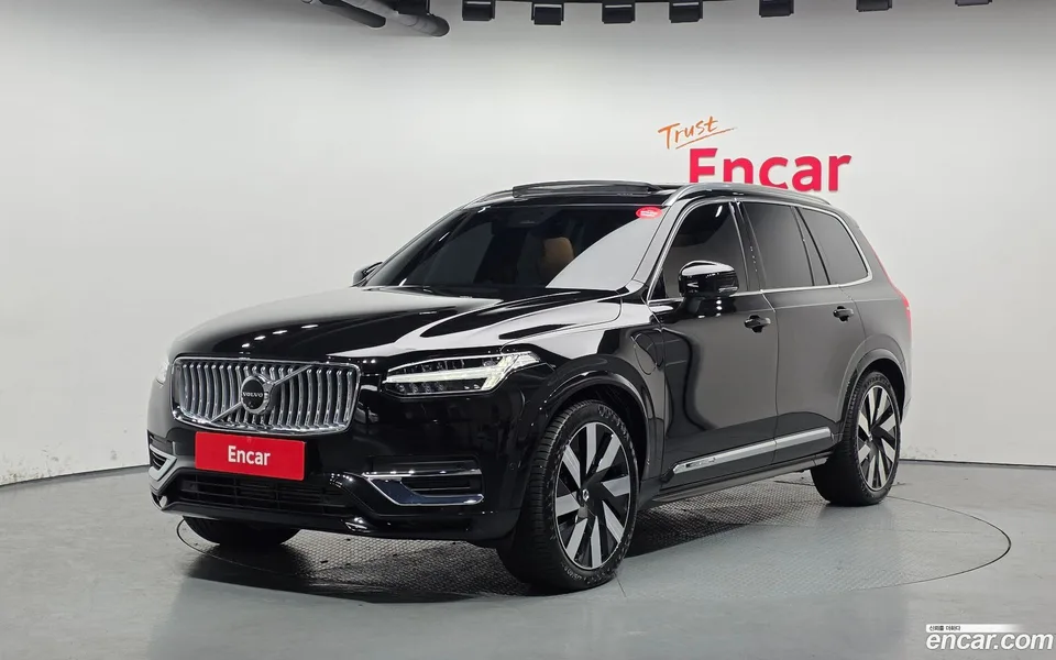 Volvo XC90 T8 2024 — фото 1, купить с доставкой в Москву