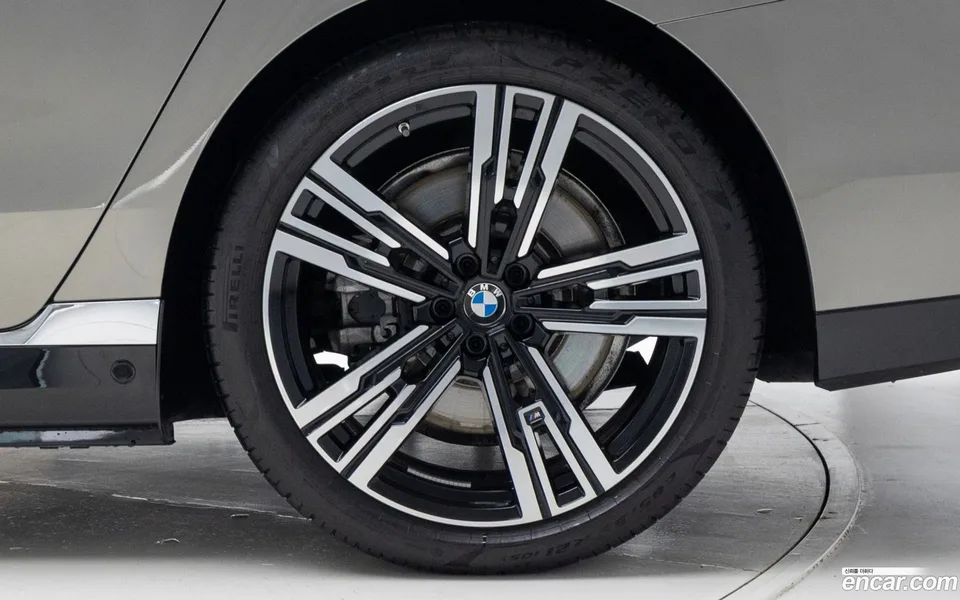 BMW 7 Series 750e xDrive M 2025 — миниатюра 5