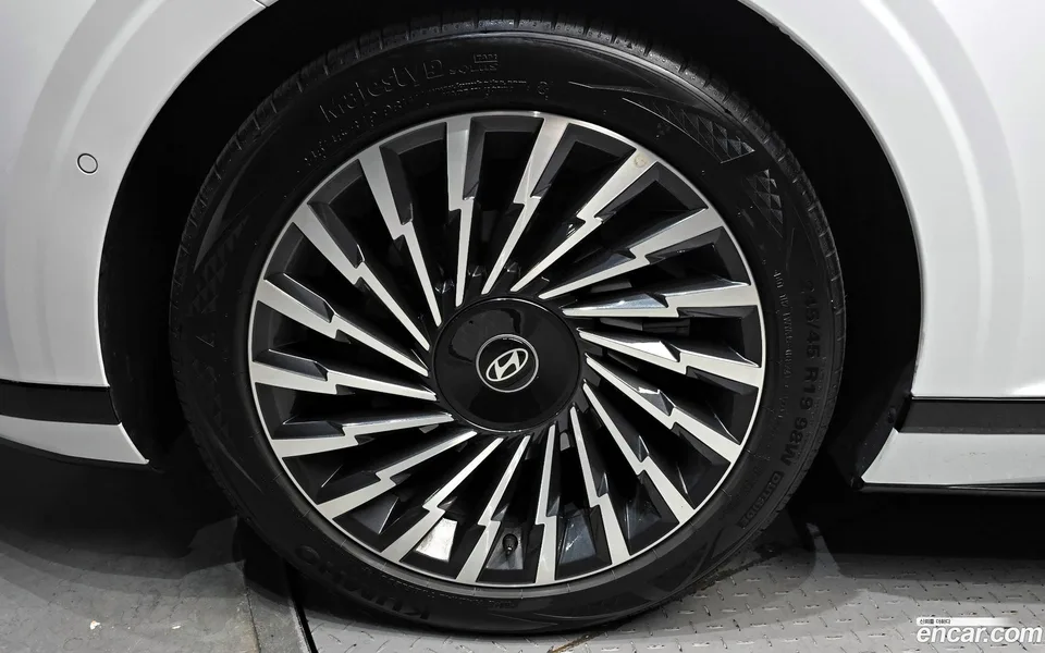 Hyundai Grandeur Hybrid 2024 — миниатюра 2