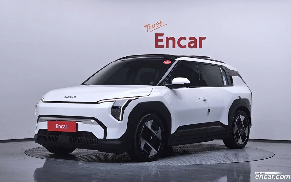 Kia EV3 2WD 2024 — фото 1, купить с доставкой в Москву