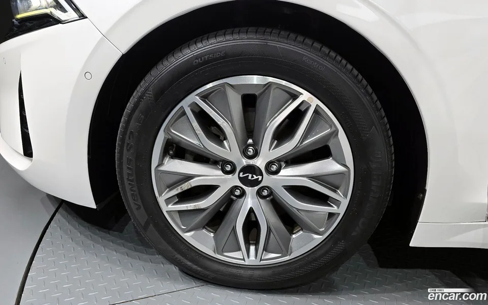 Kia K5 Hybrid 2023 — миниатюра 5