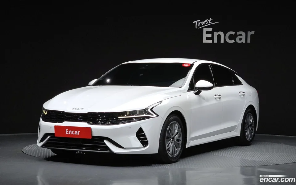 Kia K5 Hybrid 2023 — фото 1, купить с доставкой в Москву