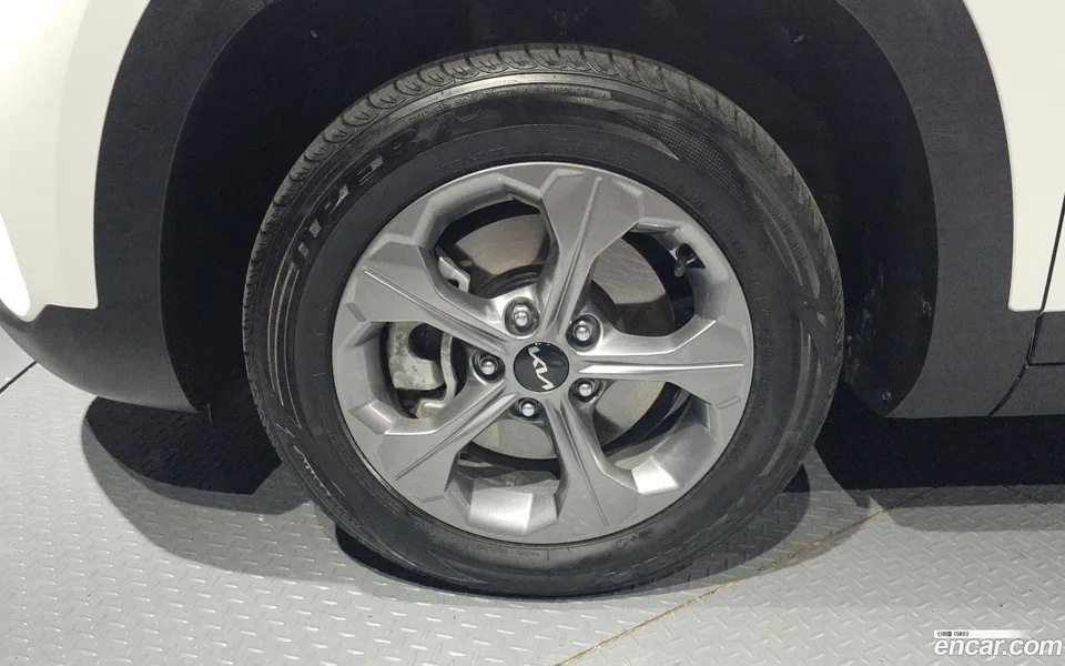Kia Seltos 1.6 2WD 2024 — миниатюра 5