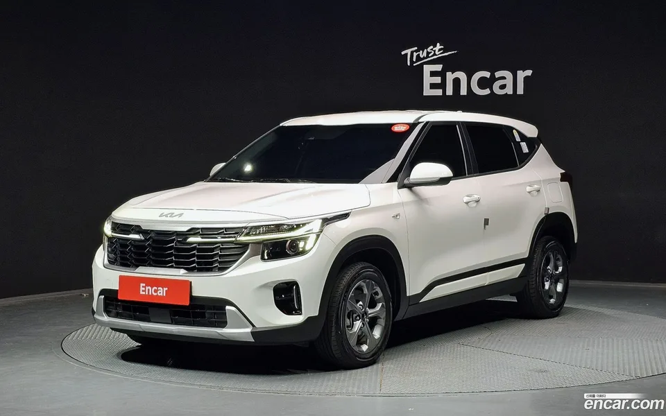 Kia Seltos 1.6 2WD 2024 — фото 1, купить с доставкой в Москву