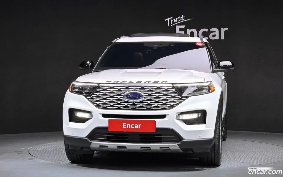 Ford Explorer 3.0 4WD 2023 — миниатюра 3