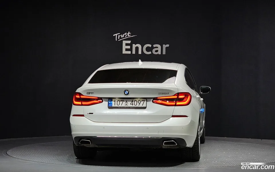 BMW 6 Series GT 630i xDrive 2022 — миниатюра 4