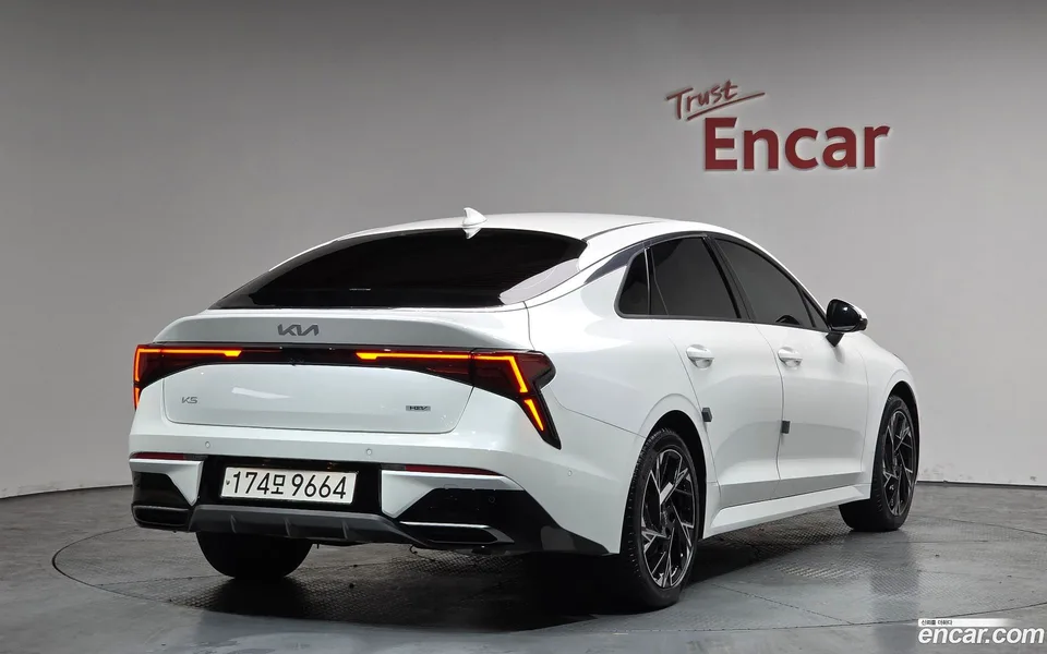 Kia K5 Hybrid 2024 — фото 1, купить с доставкой в Москву
