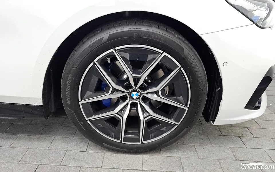 BMW 5 Series 520i M 2025 — миниатюра 5
