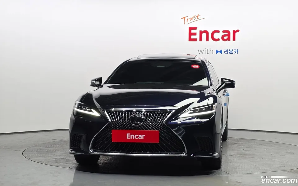 Lexus LS 500h 3.5 AWD 2024 — миниатюра 3