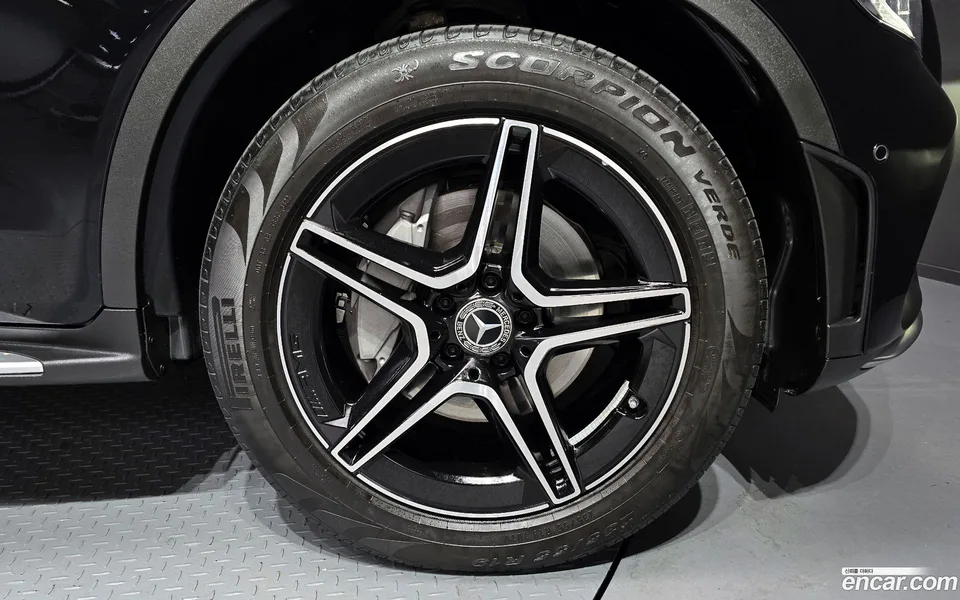 Mercedes-Benz GLC-Class GLC300 4MATIC 2023 — миниатюра 2