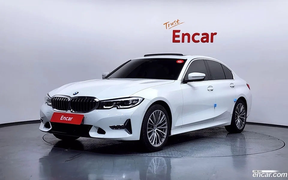 BMW 3 Series 320i 2022 — photo 1, buy with delivery to Moscow