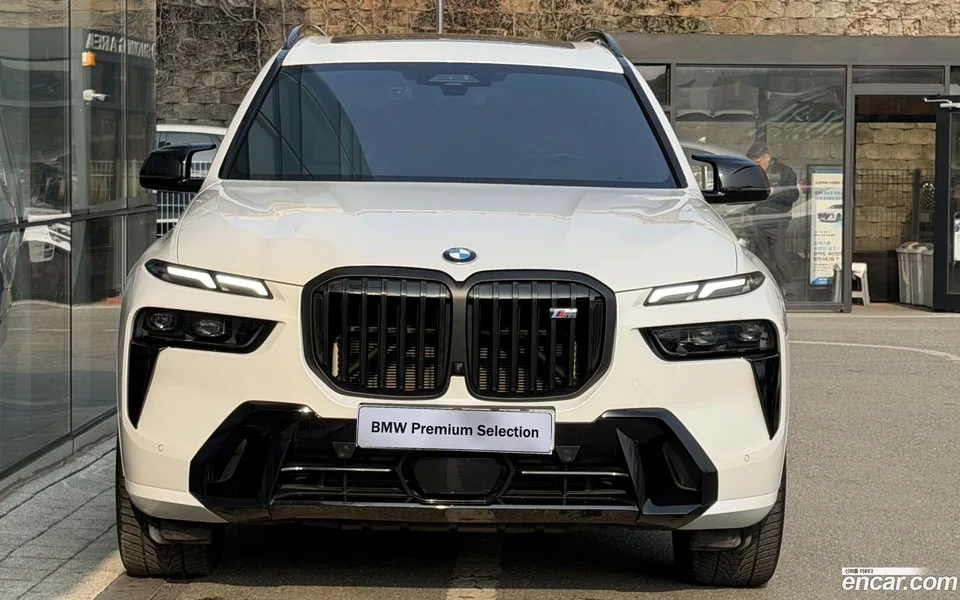 BMW X7 M60i xDrive M 6 2023 — миниатюра 3