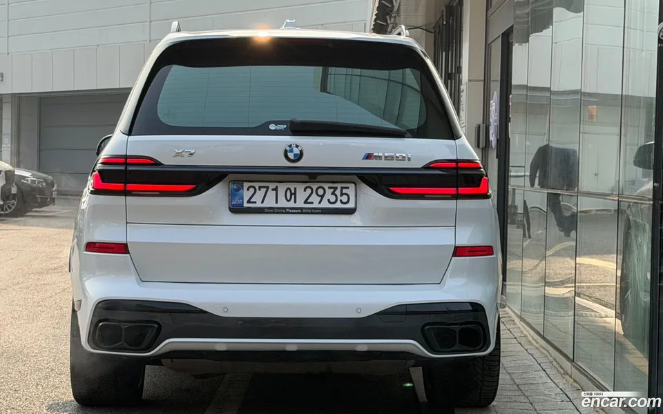 BMW X7 M60i xDrive M 6 2023 — миниатюра 4