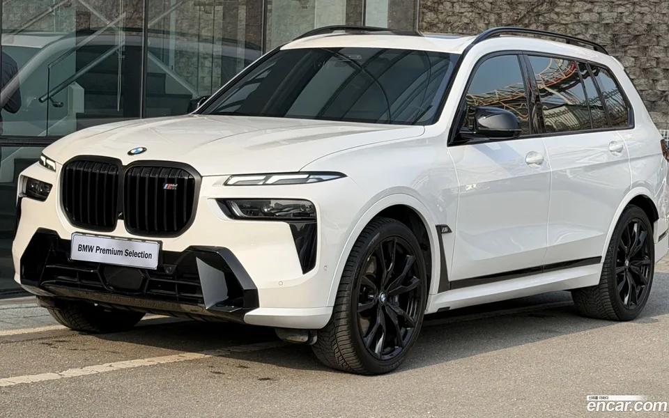 BMW X7 M60i xDrive M 6 2023 — фото 1, купить с доставкой в Москву