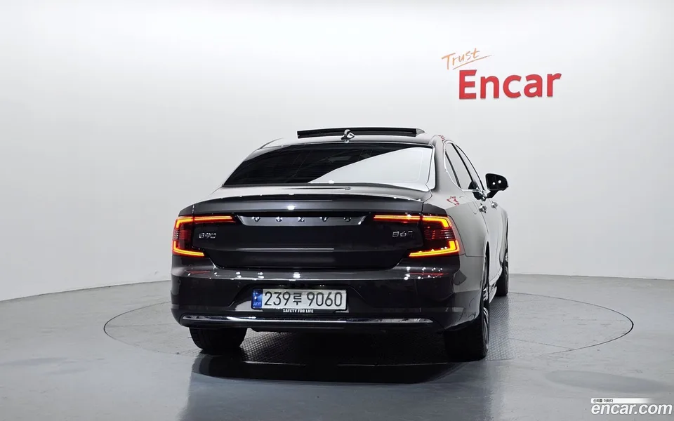 Volvo S90 B6 AWD 2023 — миниатюра 4