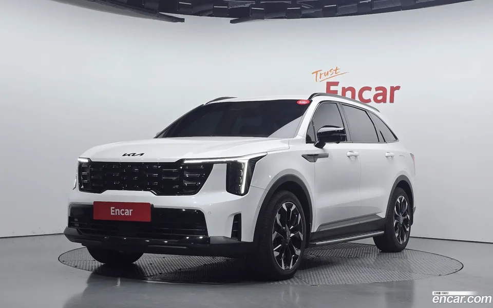 Kia Sorento 2.5T 2WD 2024 — фото 1, купить с доставкой в Москву