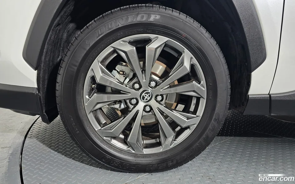 Toyota RAV4 2.5 4WD LTD 2024 — thumbnail 2