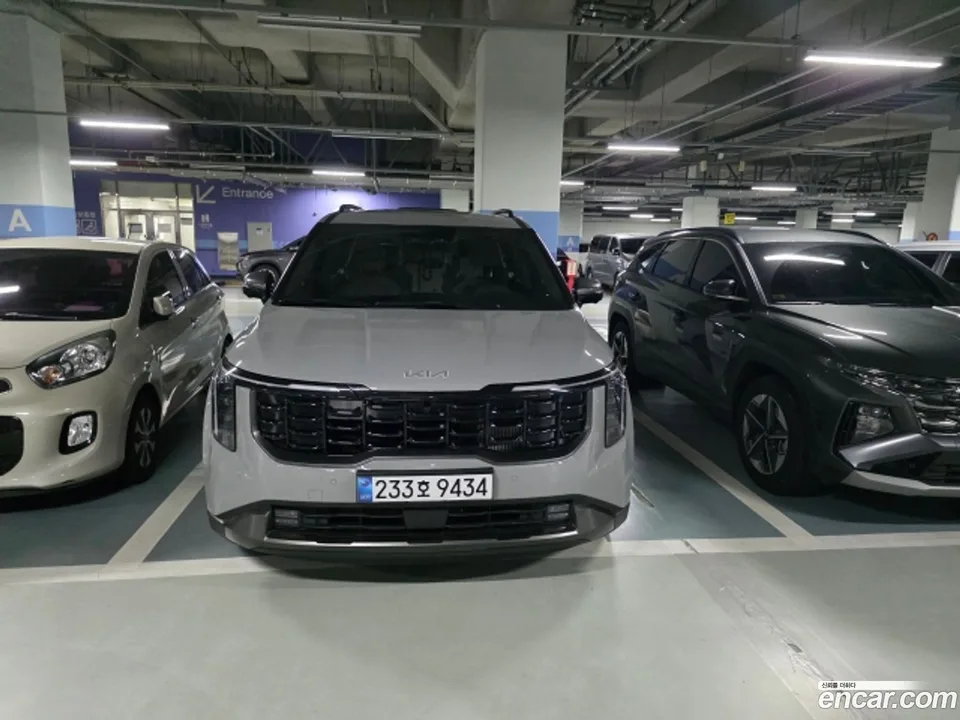 Kia Carnival HEV 7 2025 — фото 1, купить с доставкой в Москву