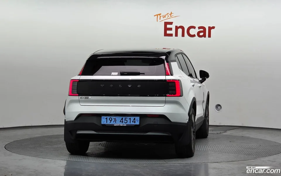 Volvo EX30 Cross Country 2025 — миниатюра 4