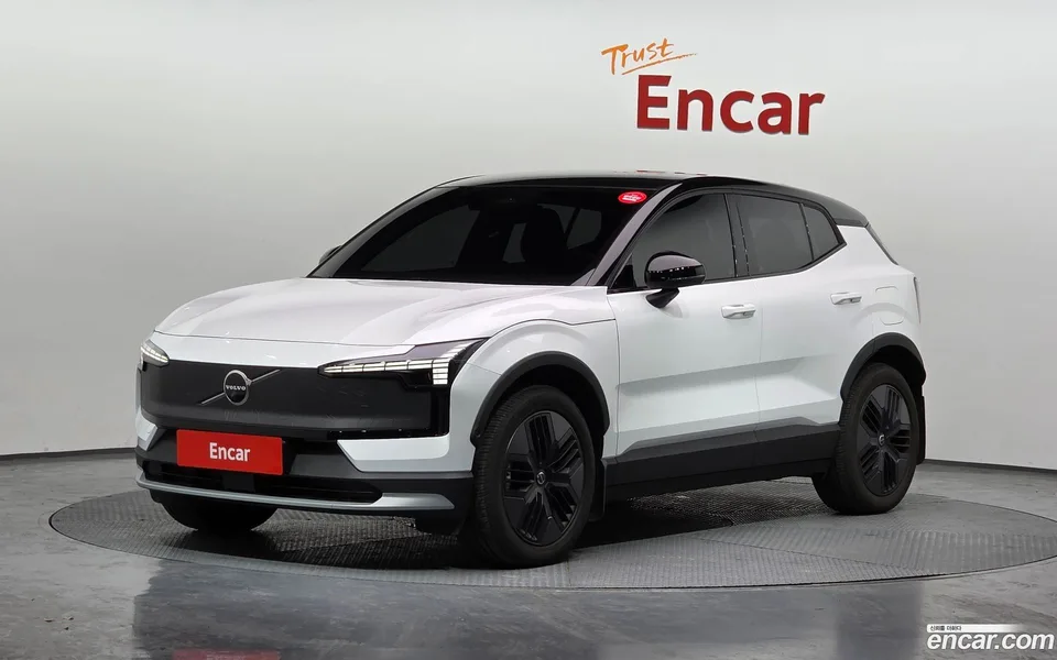 Volvo EX30 Cross Country 2025 — фото 1, купить с доставкой в Москву