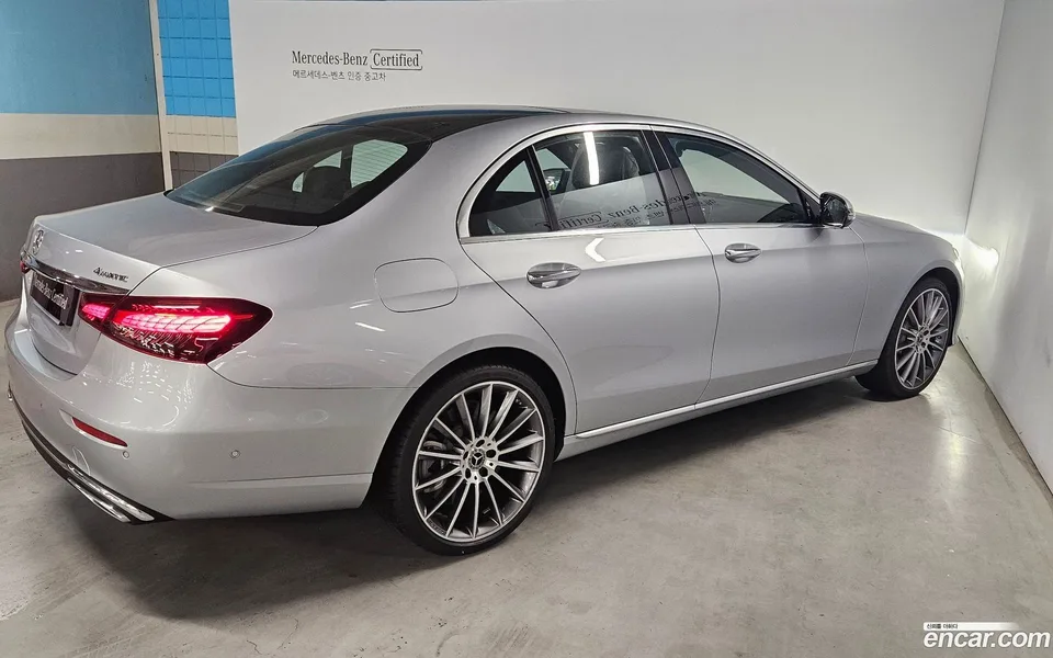 Mercedes-Benz E-Class E450 4MATIC 2023 — миниатюра 3