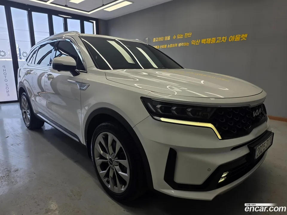 Kia Sorento 2.2 2WD 2023 — фото 1, купить с доставкой в Москву