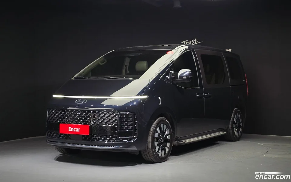 Hyundai Staria HEV 1.6 7 2025 — фото 1, купить с доставкой в Москву