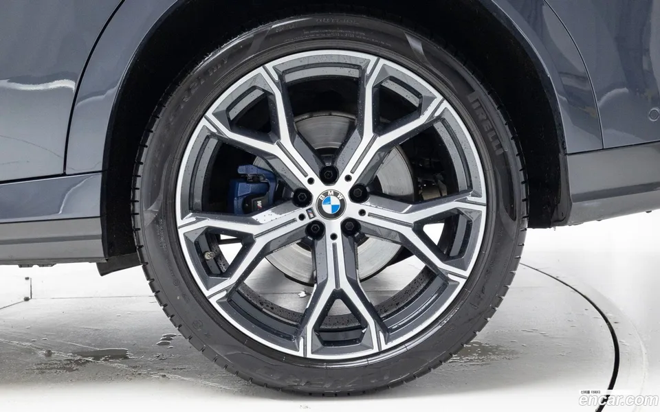 BMW X6 xDrive40i M 2022 — миниатюра 2