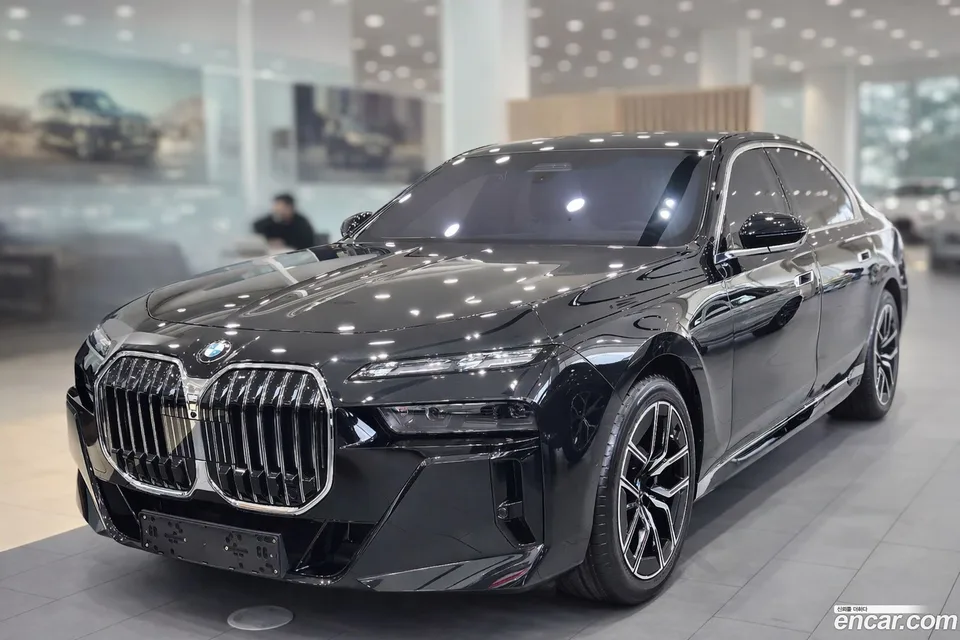 BMW 7 Series 740i xDrive M 2026 — фото 1, купить с доставкой в Москву