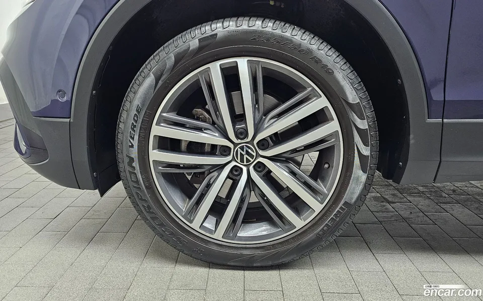 Volkswagen Tiguan Allspace 2.0 TSI 2022 — миниатюра 2