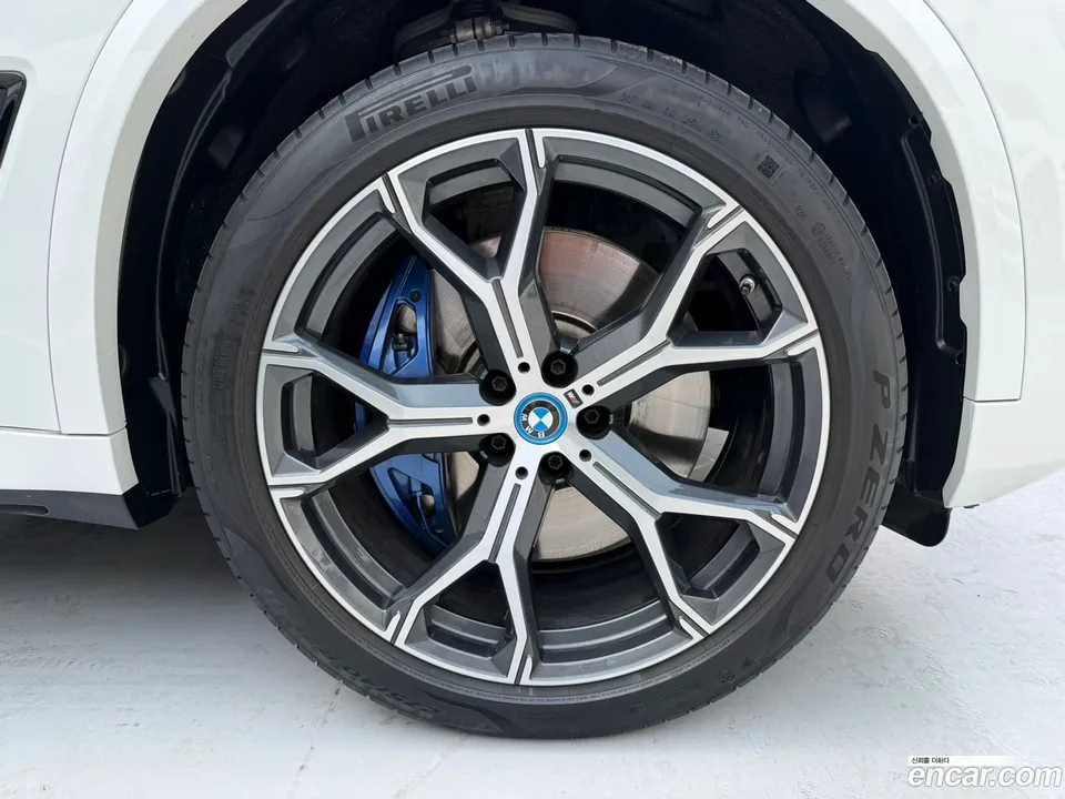 BMW X5 xDrive 45e M 2022 — миниатюра 2