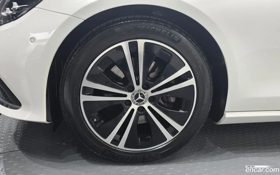 Mercedes-Benz E-Class E250 2022 — миниатюра 2
