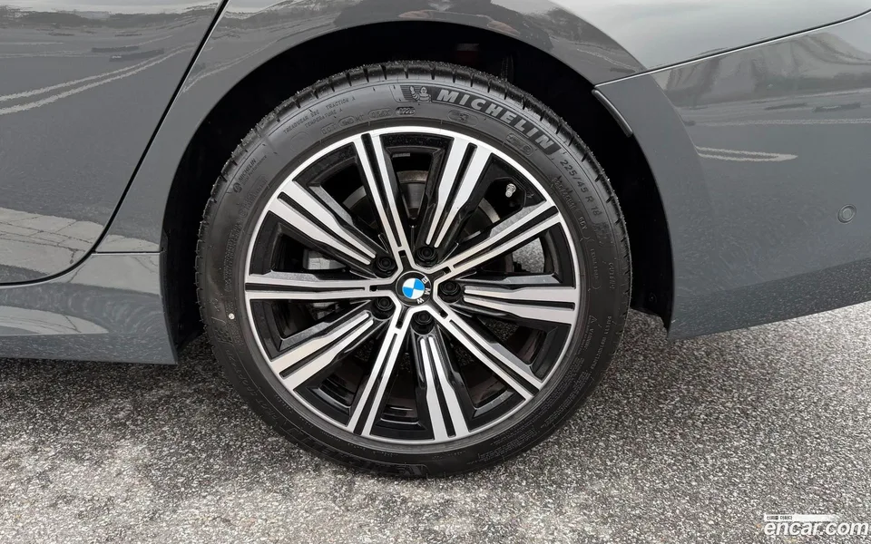 BMW 3 Series 320i 2025 — миниатюра 2