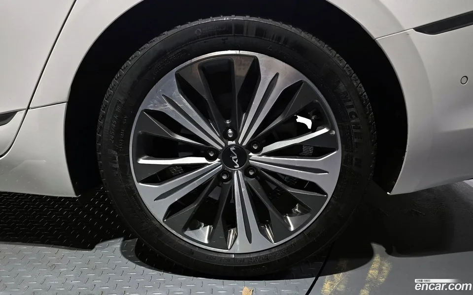 Kia K8 Hybrid 2023 — миниатюра 5