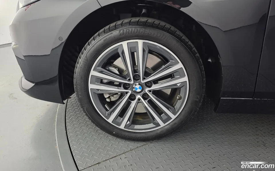 BMW 2 Series Gran Coupe 220i 2024 — миниатюра 2
