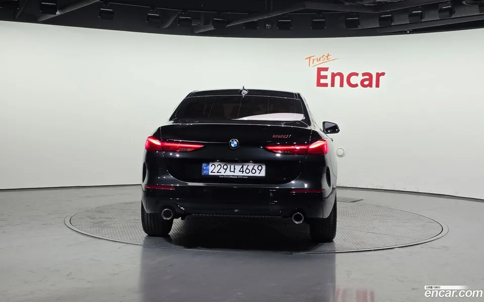 BMW 2 Series Gran Coupe 220i 2024 — миниатюра 4