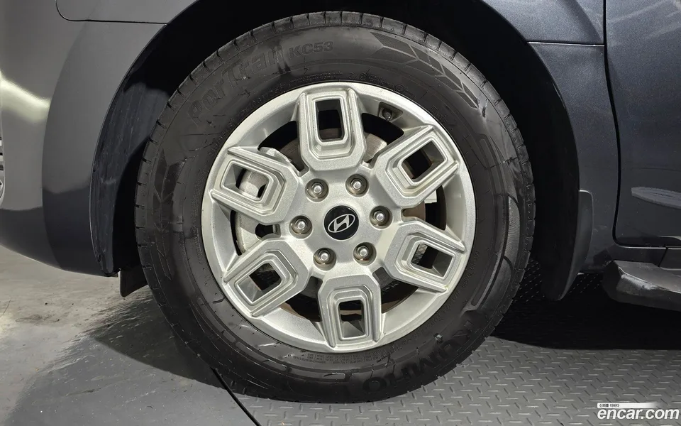Hyundai Staria L3.5 5 2024 — миниатюра 2