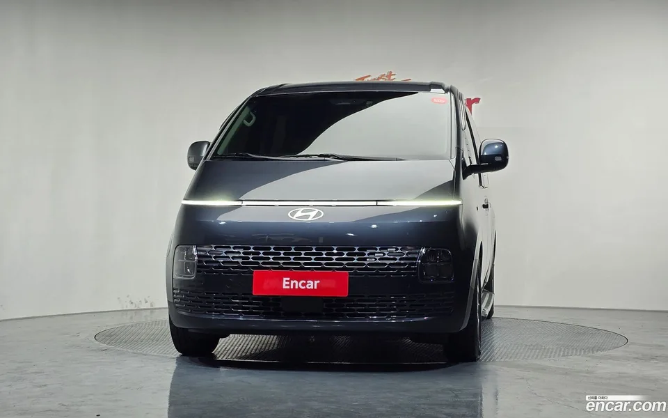 Hyundai Staria L3.5 5 2024 — миниатюра 3